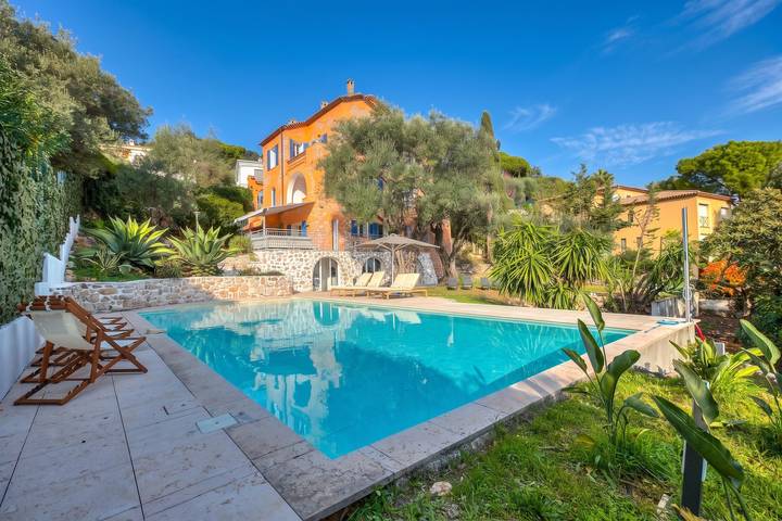 Villa pour 8 personnes, avec Vue sur l’océan et Terrasse ainsi que Piscine et Sauna à Roquebrune-Cap-Martin