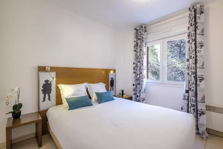Aparthotel para 2 personas, con terraza además de sauna y piscina - 1