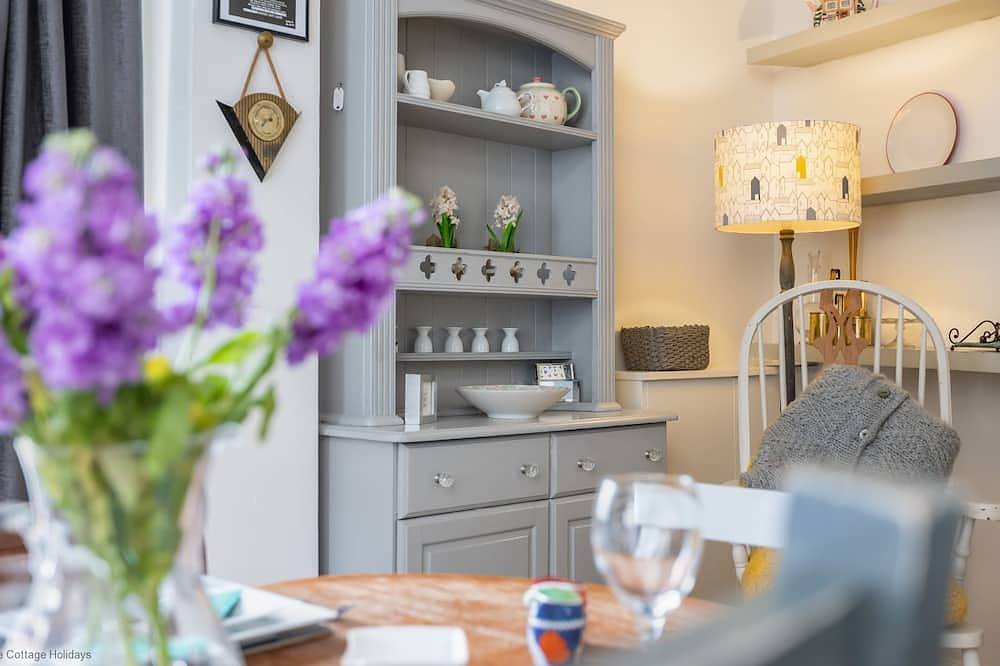 Grade Ii Quirky Yorkshire Cottage in Addingham, West Yorkshire