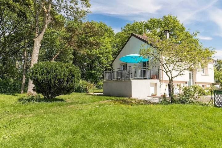 Vakantiehuis voor 4 personen, met uitzicht op het meer en terras in Centre-Val de Loire