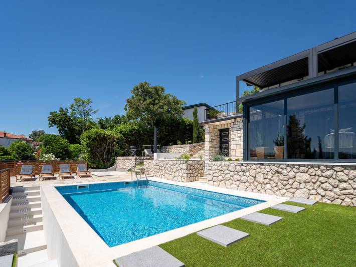 Ferienhaus für 8 Personen, mit Terrasse und Garten in Crikvenica