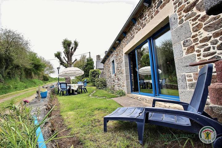 Gîte pour 4 personnes, avec terrasse et jardin à Saint-Donan - 3