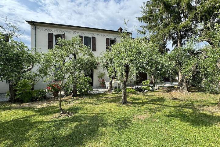 Agriturismo voor 8 personen, met tuin in Viareggio