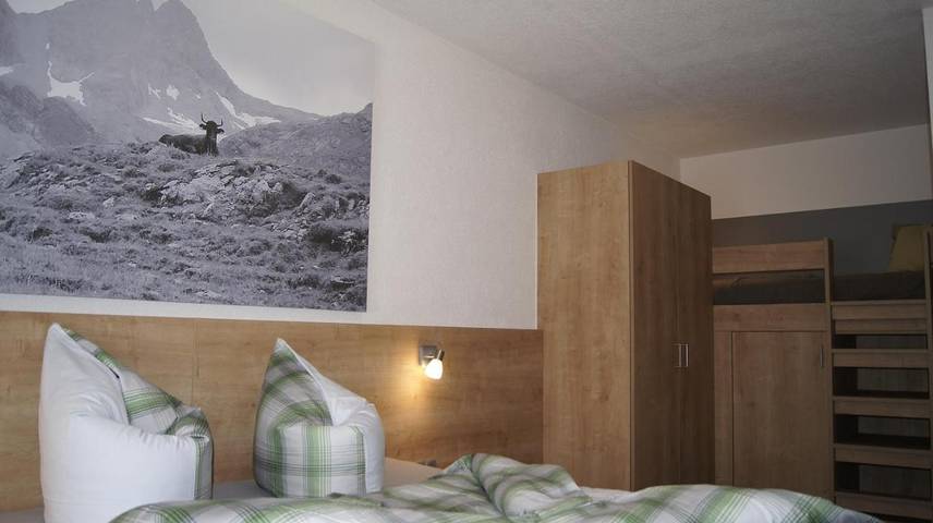 Ferienwohnung für 2 Personen, mit Garten und Ausblick in Landeck - 4