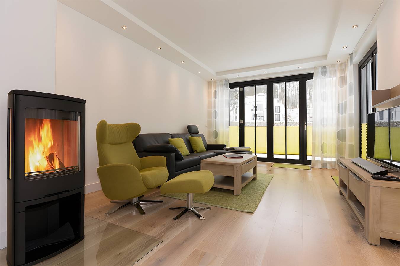 Appartement Seeschwalbe: Kamin, Pool, Terrasse, Wlan – Exklusiver Ostseeurlaub in Binz in Ostseebad Binz, Binz