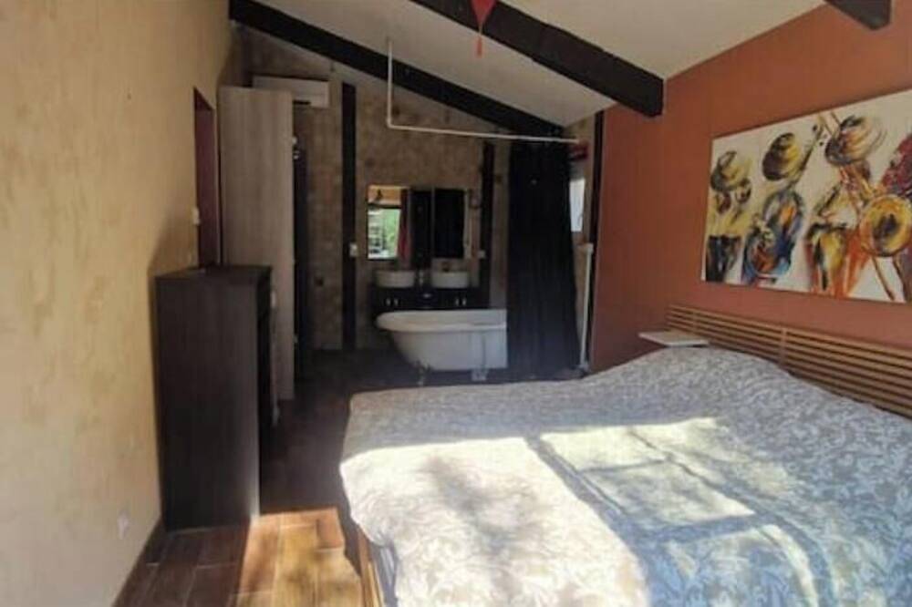 Villa des Sources with Air Conditioning and a Pool in Le Castellet, Mittelmeerküste (Frankreich)