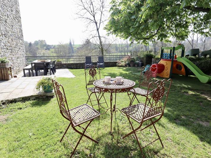 Location de vacances pour 9 personnes, avec terrasse et jardin, animaux acceptés à Doische - 4