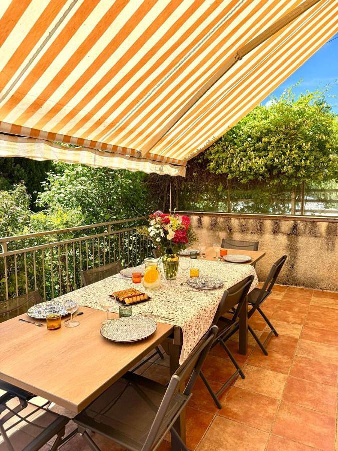 Location de vacances pour 6 personnes, avec vue ainsi que piscine et jardin à La Bastide-de-Sérou - 3