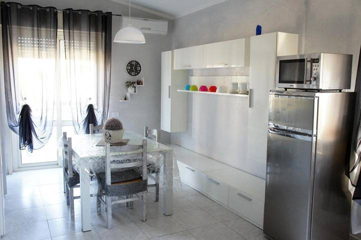 Gîte pour 5 personnes, avec balcon et vue à San Leone - 2