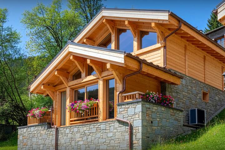 Chalet pour 8 personnes, avec terrasse et jacuzzi, adapté aux familles à Valmeinier