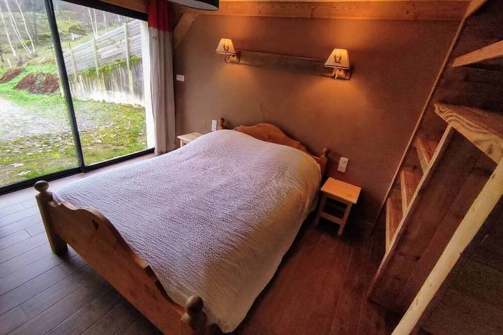 Gîte pour 10 personnes, avec Jacuzzi et Terrasse ainsi que Jardin et Sauna à Dommartin-lès-Remiremont - 4