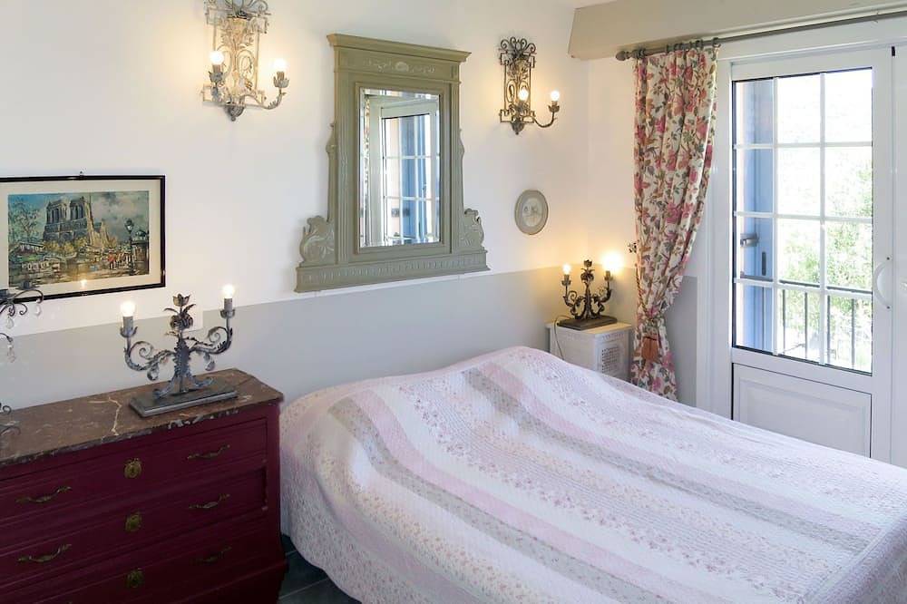 Entire apartment, Cosy apartment for 5 people with Wifi, A/C, pool, Tv and terrace in Galéria, Parc naturel régional de Corse