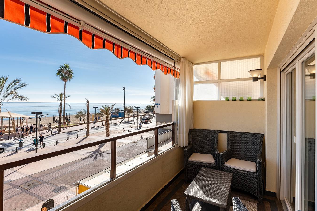 Ganze Wohnung, Ferienwohnung 'Saturno' mit Meerblick, Wlan und Klimaanlage in Fuengirola, Costa del Sol