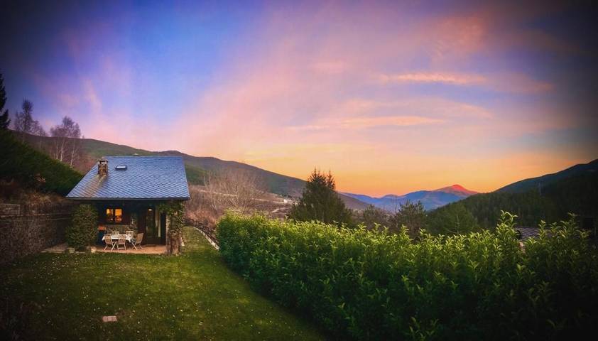 Casa de vacaciones para 8 personas, con jardín además de piscina y vistas, Se admiten mascotas - 1