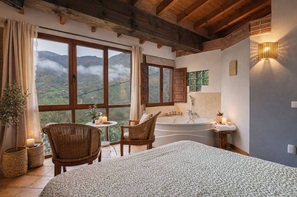 Appartement entier, Romantic Getaway in Asturias · Hot Tub, Fireplace, and Views in Proaza, Chaîne Cantabrique