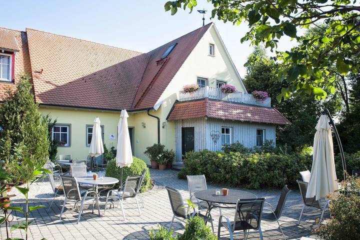 Ferienwohnung für 4 Personen, mit Balkon und Balkon/Terrasse sowie Terrasse und Garten im Steigerwald