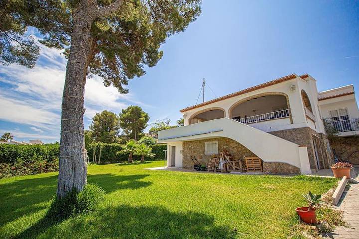 Villa para 16 pessoas, com piscina e jardim e ainda terraço - 1