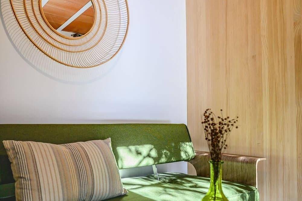 Old chicken coop apartment in Collado Villalba, Madrid Province