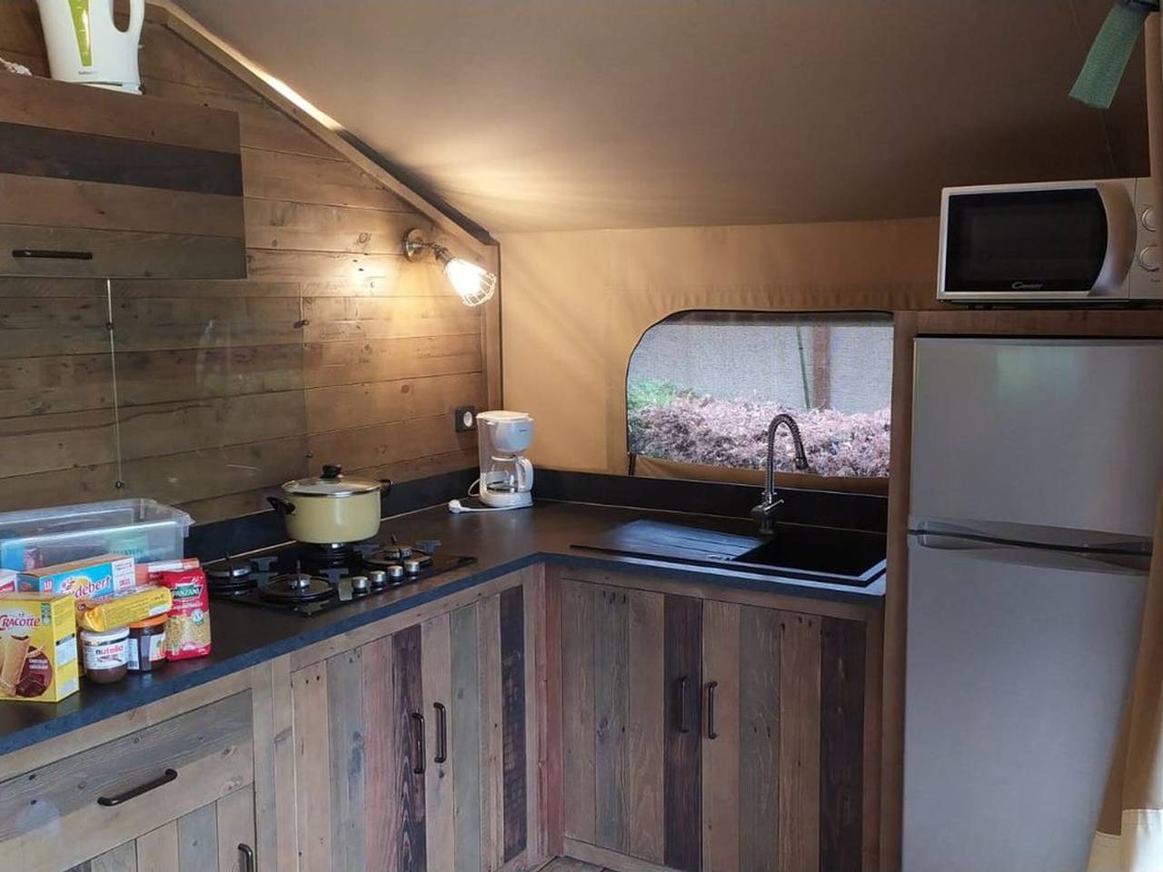 Stilt Cabin with Terrace in Saint-Maime, Parc naturel régional du Luberon