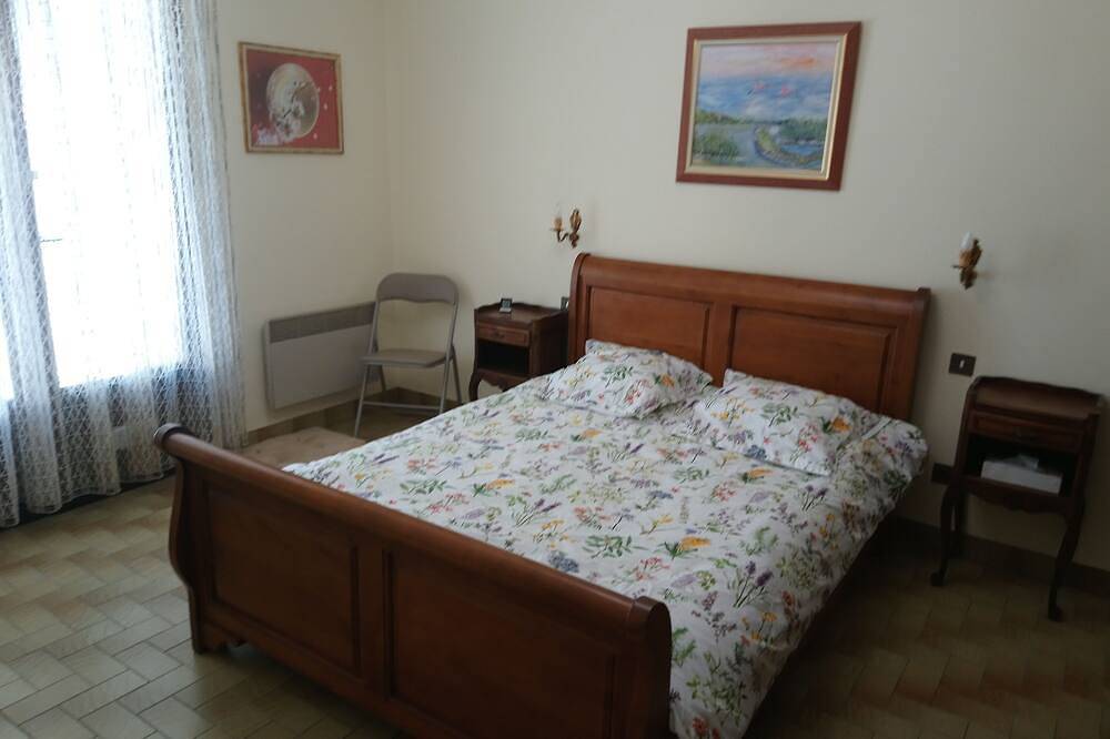 Appartement entier, Appartement F2 de 48 m² avec jardin au rdc  villa à 5 min. à pied des Thermes in Vernet-les-Bains, Parc naturel régional des Pyrénées catalanes
