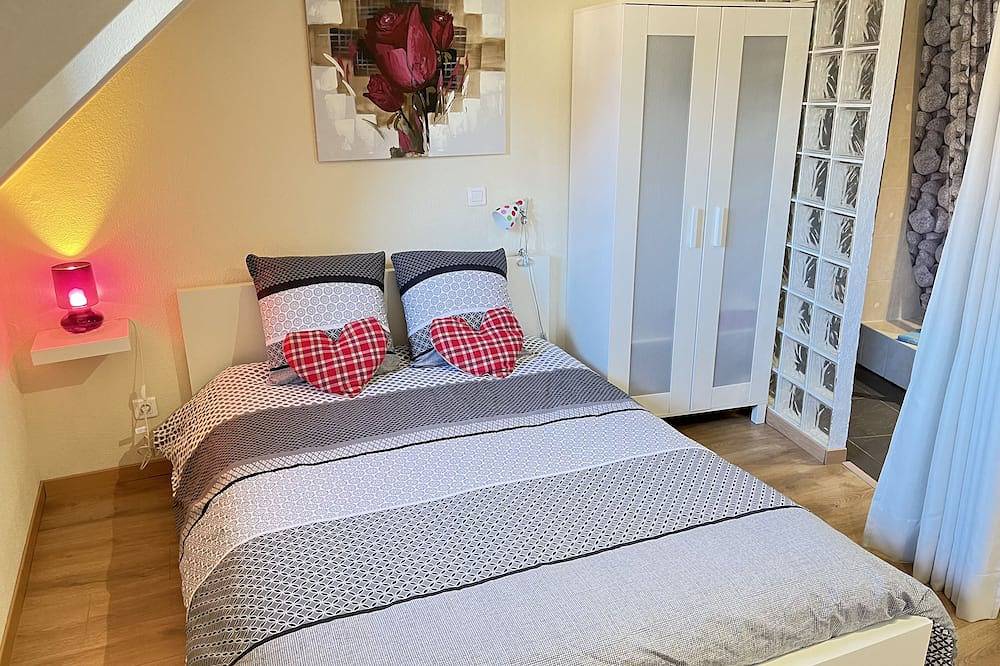 Entire apartment, Duplex St Léon*** located in Eguisheim with private parking and 10km from Colmar in Eguisheim, Parc naturel régional des Ballons des Vosges