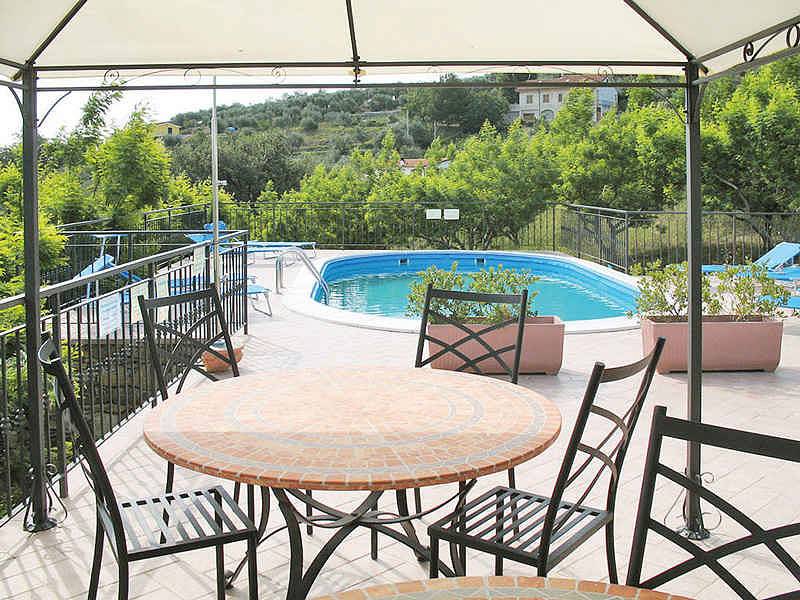 Appartamento intero, Appartamento con aria condizionata, internet e piscina  in Torrazza (Imperia), Imperia