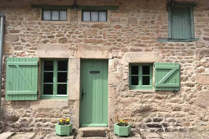 Location de vacances pour 3 personnes, avec Terrasse et Jardin à Quarré-les-Tombes