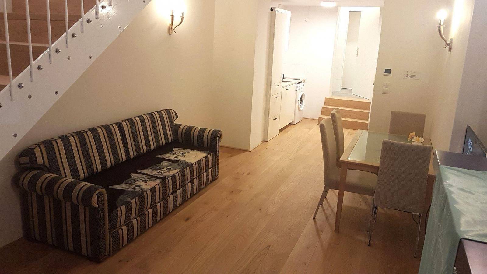 Entire holiday apartment, Modernes Loft Apartment A17 in Vienna City Center, Vienna