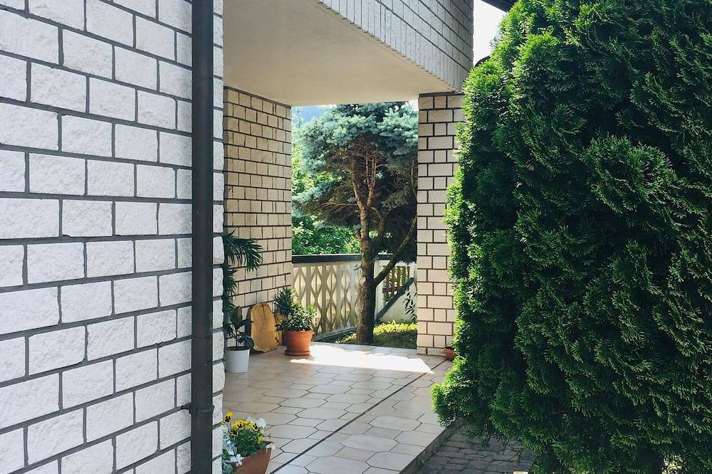 Ganze Wohnung, A1 Ferienwohnung mit Eigener Terrasse,Wandern ,Kanu  fahren, in Hirschhorn, Bergstraße