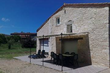 Gîte pour 6 personnes, avec terrasse et jardin à Mailhoc
