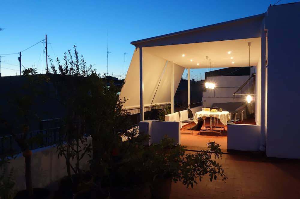 Ganze Wohnung, Garten Penthouse Mercado Alicante, 70m2 ruhige und sonnige Terrasse in El Barrio, Alicante