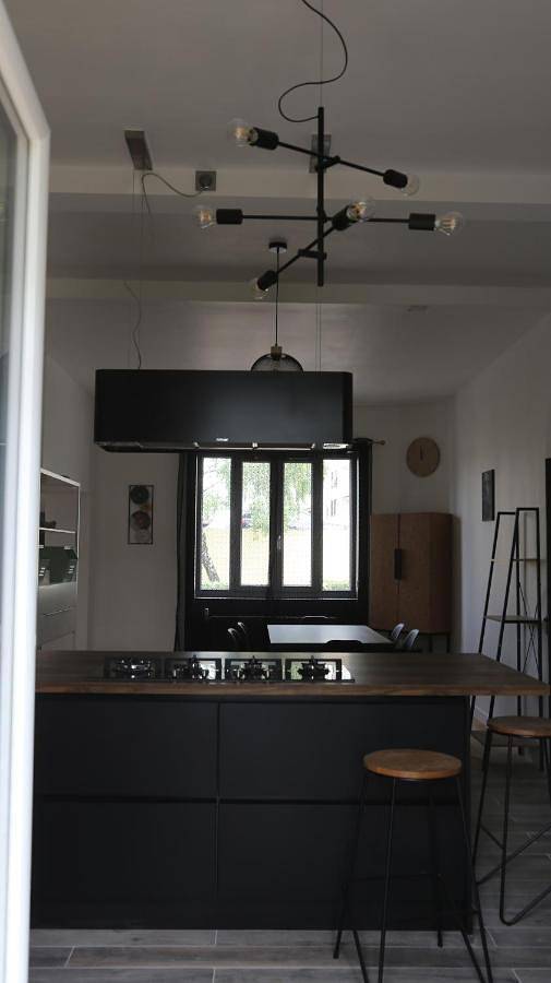 Location de vacances pour 8 personnes, avec jardin ainsi que piscine et terrasse à Valence - 2