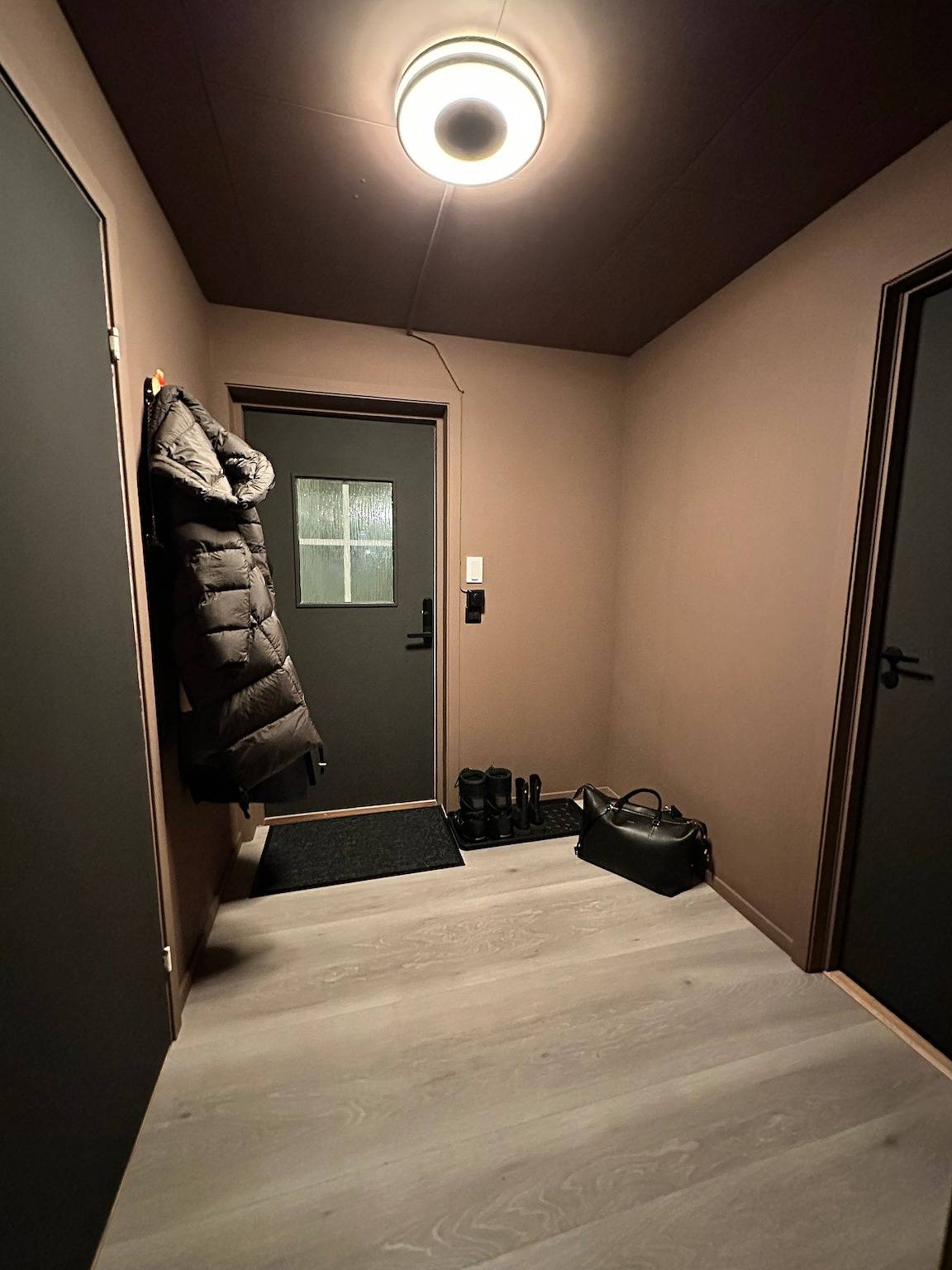 Hel ferieleilighet, Modern apartement with parking in Kvaløya, Tromsø