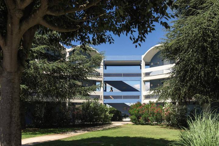 Hôtel pour 4 personnes, avec piscine et terrasse