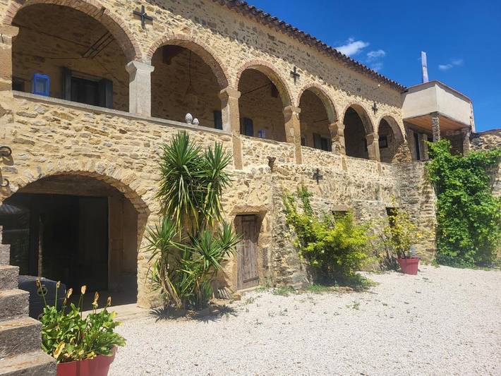 Cottage pour 2 personnes, avec jardin ainsi que vue et piscine à Pougnadoresse