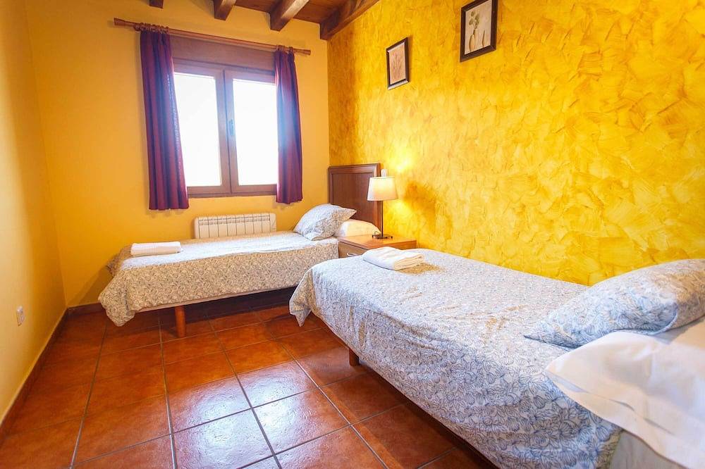 Self catering El Bulín de Paredes for 5 people in Puentes Viejas, Madrid Province