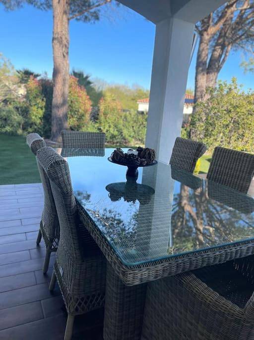 Location de vacances pour 6 personnes, avec jardin ainsi que piscine et vue à Gonfaron - 2