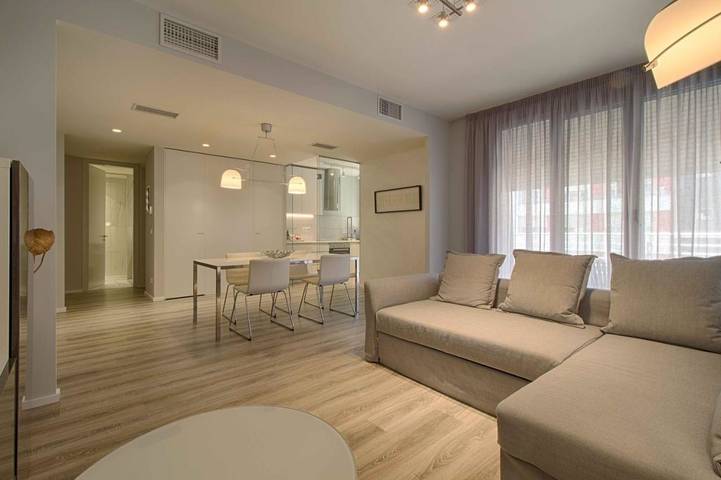 Apartament wakacyjny dla 6 osób, z Balkon i Jacuzzi oraz Basen i Sauna w Tirana