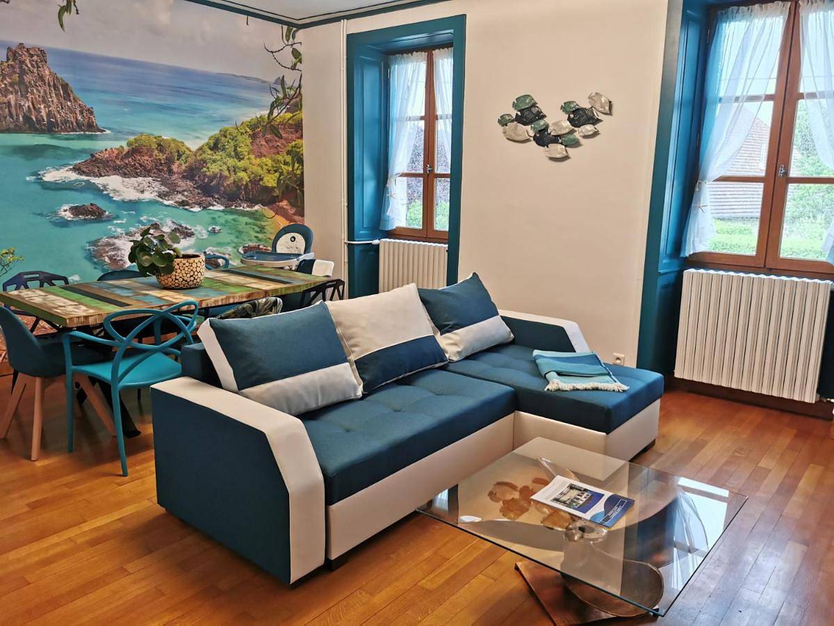 Appartement entier, Two-Bedroom Apartment in Chamblay, Jura