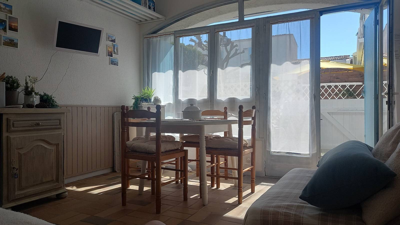 Ganzes Studio, Studio an der Corniche mit Gemeinschaftspool, privater Terrasse und gemeinsamem Garten in Saint-Palais-sur-Mer, Côte de Beauté