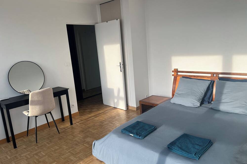 Entire apartment, Chambres a Louer Dans un Spacieux Appartement Dans les Hauteurs de Lyon in Lyon, Lyon region