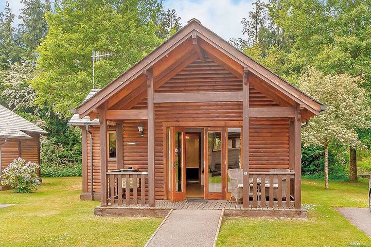 Holiday home for 2 people, with sauna and balcony/terrace as well as hot tub in Surrey