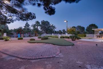 Vacation Home for 20 Guests in Las Vegas, Nevada, Picture 3