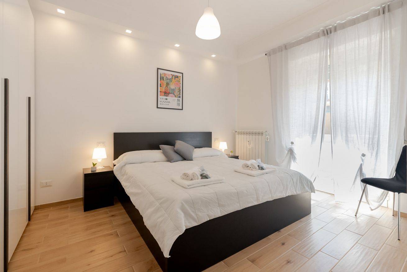 Appartamento intero, Moderno e comodo a 2 min dalla Metro Lucio Sestio in Roma, Provincia di Roma