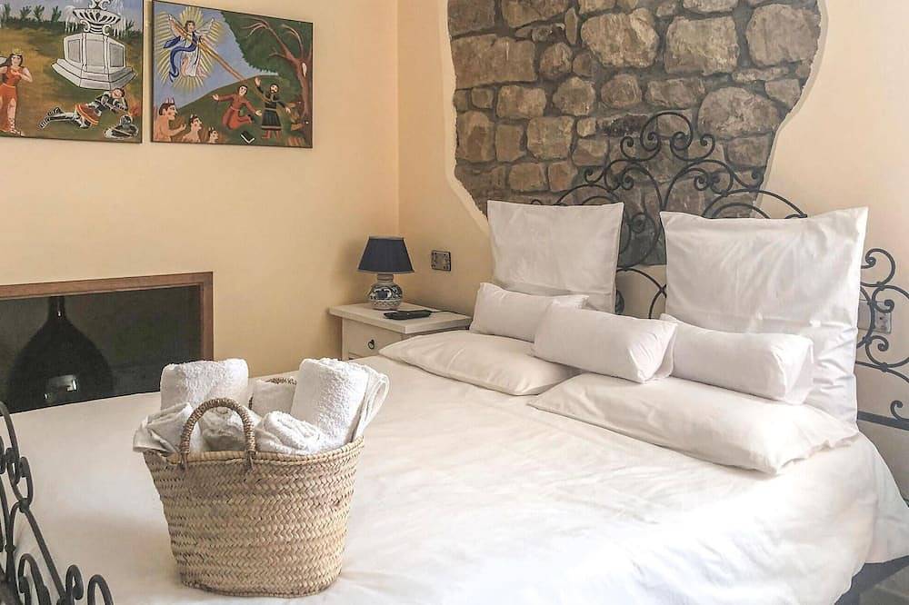 Stunning home in Ficarra in Ficarra, Messina Province