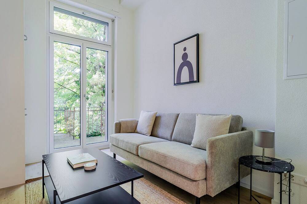 Apartamento entero, Blueground | Seebach, washer, nr Zurich Zoo in Zúrich, Distrito de Zúrich
