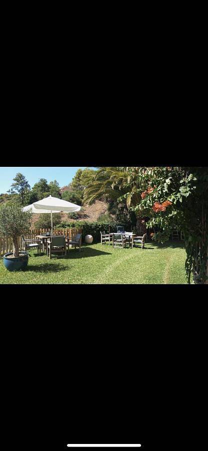 Alojamiento y desayuno para 2 personas, con Balcón y Terraza además de Jardín y Piscina en Costa del Sol