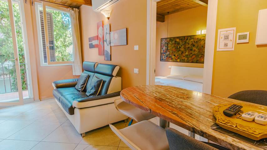 Appartement entier, Appartement de vacances pour 4 personnes avec balcon in Ravenne, Province de Ravenne