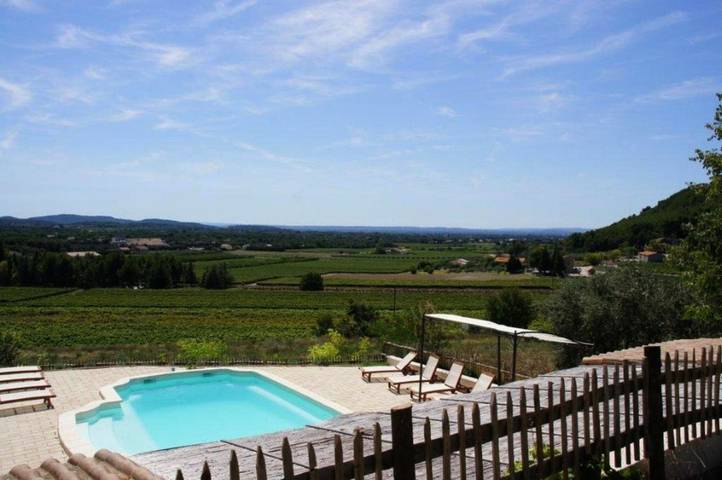 Location de vacances pour 26 personnes, avec piscine ainsi que vue et jardin, animaux acceptés à Mazan - 2