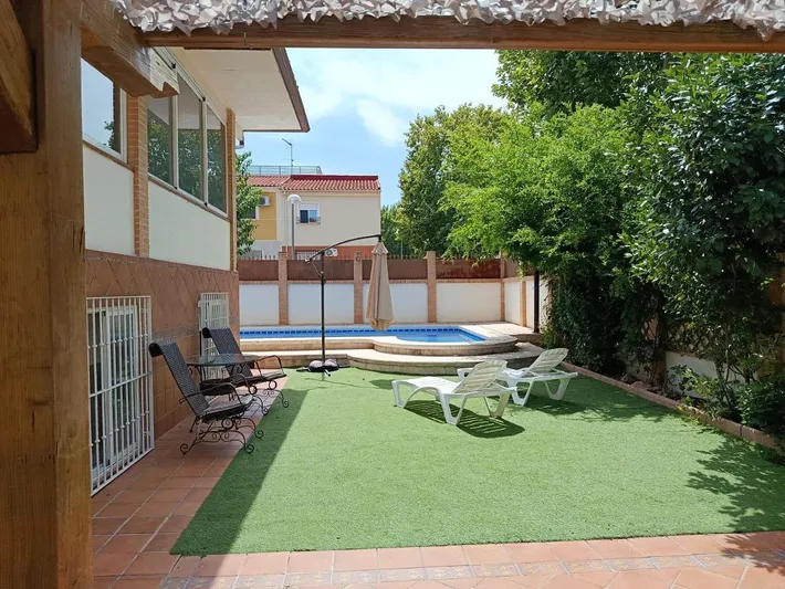 Apartamento de vacaciones para 6 personas, con piscina y jardín - 1
